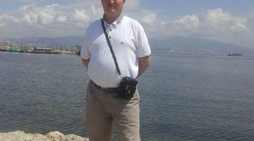 Kırmızı Işıkta Ge&ccedil;en Tır'ın &Ccedil;arptığı Motosikletli &Ouml;ld&uuml;