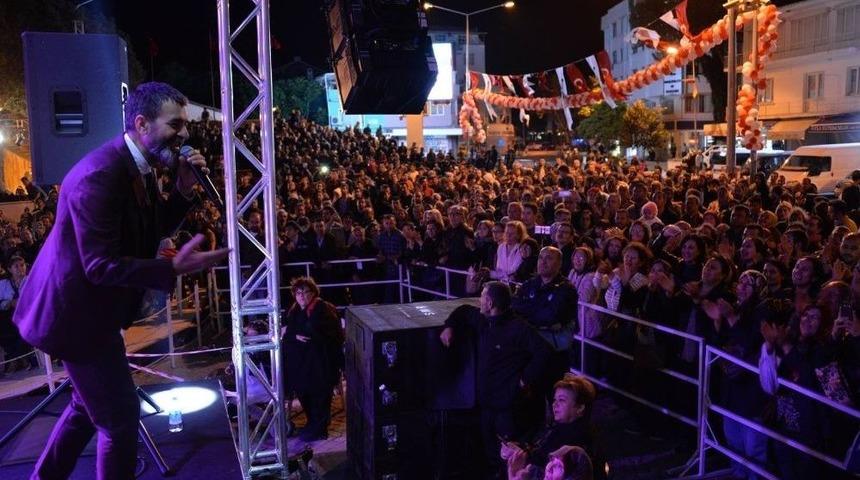 H&uuml;seyin Turan T&uuml;rk&uuml;leri İle Bergama&rsquo;yı Salladı