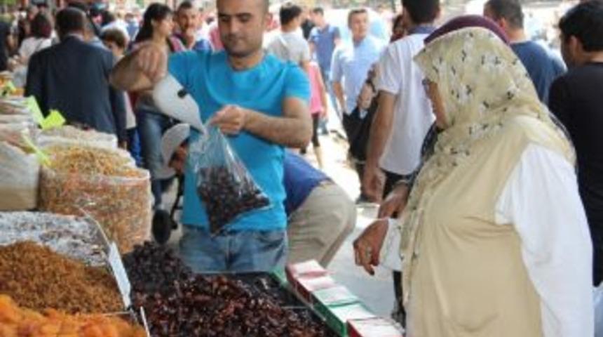 Şanlıurfa&rsquo;da Hurma Tezgahtaki Yerini Aldı