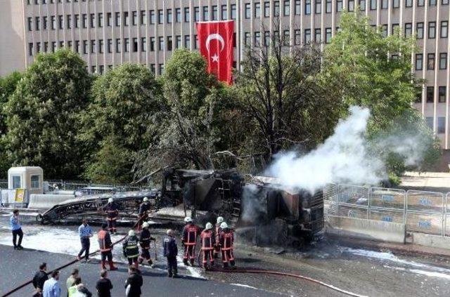 Ankara Adliyesi Önünde Iş Makinesi, Doğalgaz Borusunu Patlattı (2) - (Yeniden)