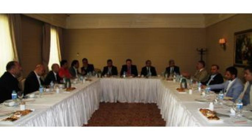 Van’da ’turizm Fuarı Değerlendirme Toplantısı’ Yapıldı