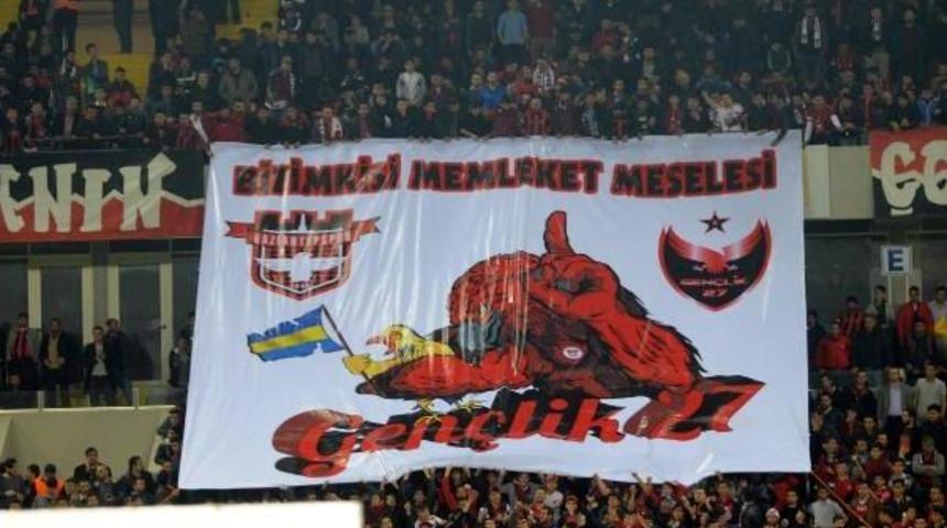 Gaziantepspor'un D&uuml;şmesi Kentte &Uuml;z&uuml;nt&uuml;ye Yol A&ccedil;tı