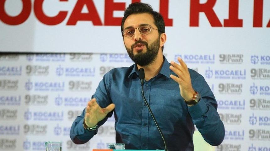 Yazar Hikmet &Ouml;ztekin, Kitap Fuarı&rsquo;nda