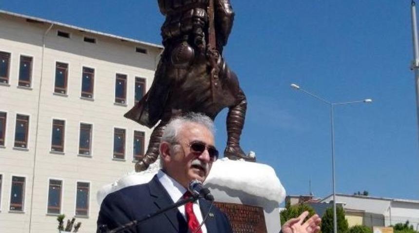 Bing&uuml;r S&ouml;nmez, Tekirdağ'da Sarıkamış Şehitleri Anıtı'nı A&ccedil;tı