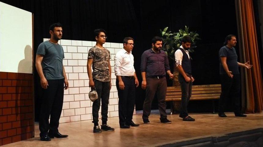 Nusaybin&rsquo;de &rsquo;allah Adamı Dener&rsquo; Oyunu Sahnelendi