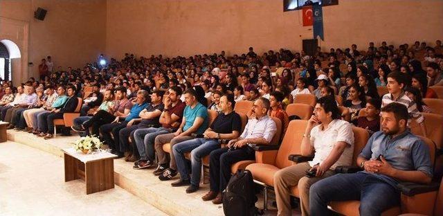 Nusaybin’de ’allah Adamı Dener’ Oyunu Sahnelendi