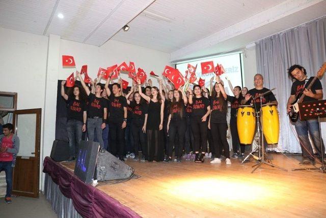 Burhaniye&rsquo;de Liselilerden Gen&ccedil;lik Konseri 1