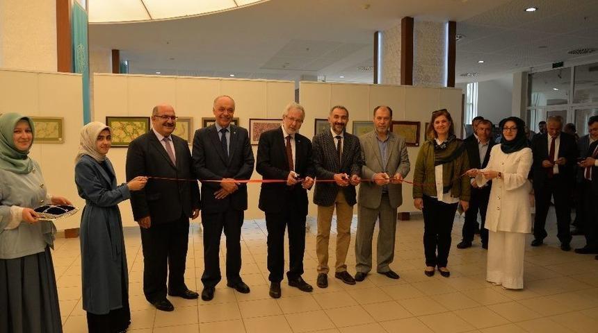 İlahiyat &Ouml;ğrencilerinin Ebru Eserleri G&ouml;z Kamaştırdı