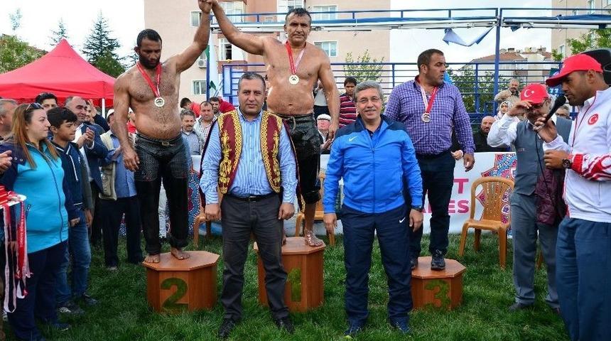 Pursaklar&rsquo;ın Başpehlivanı Sermest Bulut Oldu