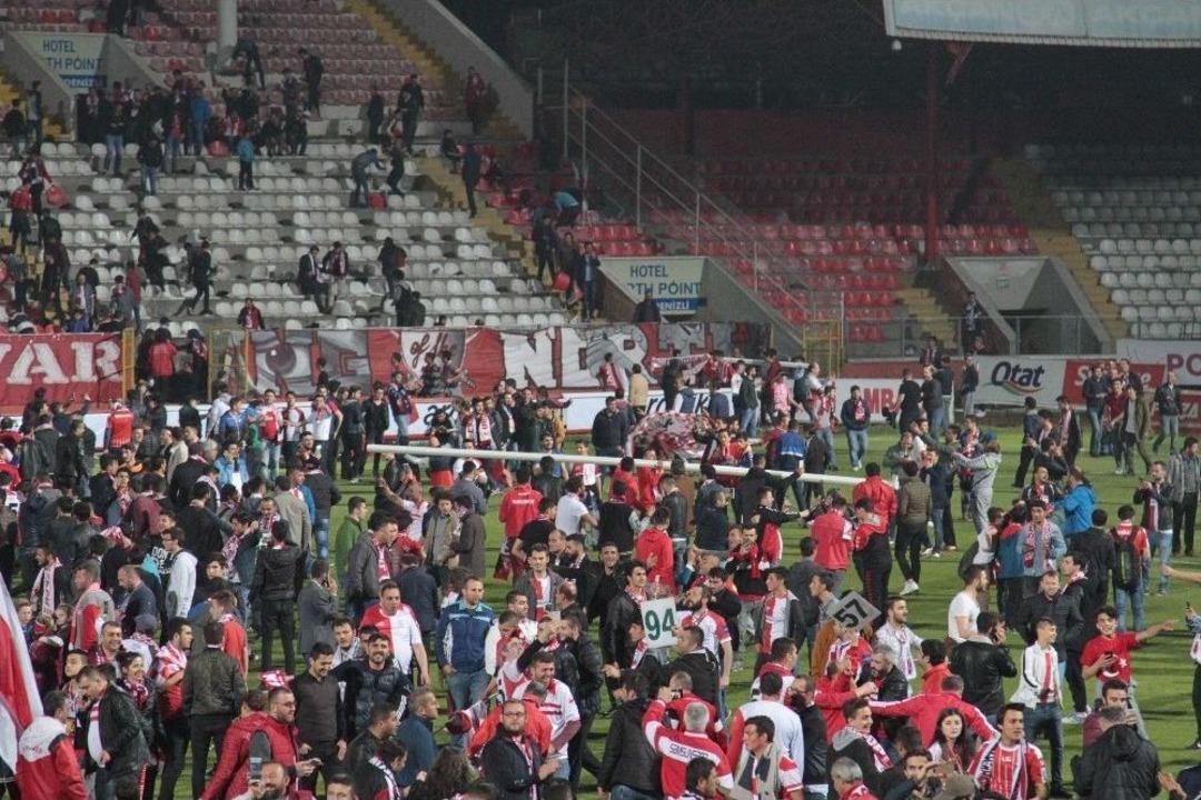 Samsunspor Taraftarından B&uuml;y&uuml;k Sevin&ccedil;