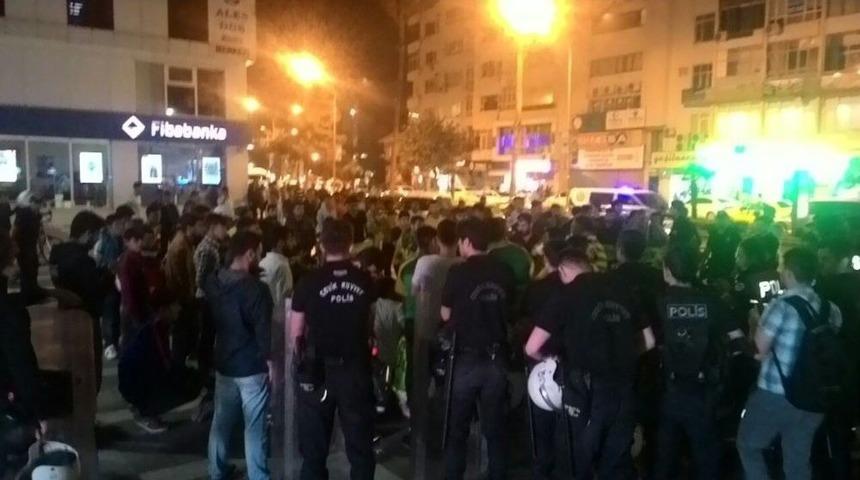 Şanlıurfaspor Ma&ccedil;ı Sonrası Taraftarlar Passolig Kartlarını Yaktı