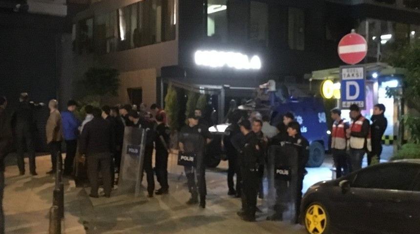 Olimpiakos Taraftarları Taksim&rsquo;de Ortalığı Bibirine Kattı