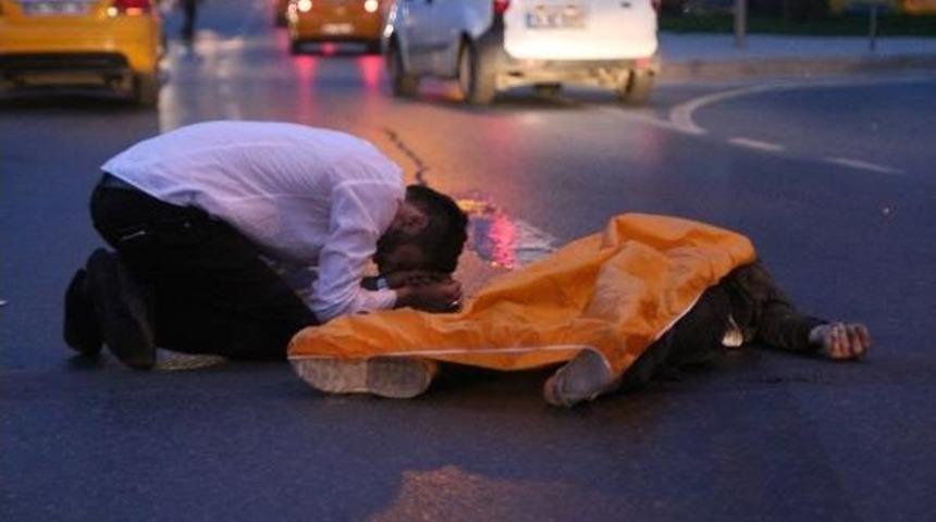 Fatih'te Motosiklet Kazası: 1 &Ouml;l&uuml;,2 Yaralı