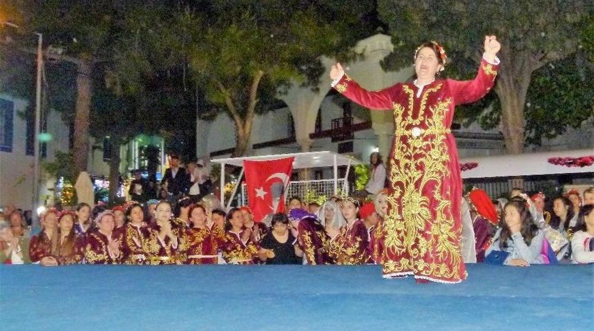 Temel Devren Defilesi B&uuml;y&uuml;k Beğeni Topladı