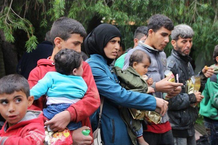 Minibüste 51 Kaçak Göçmen Yakalandı G1