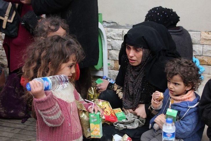 Minibüste 51 Kaçak Göçmen Yakalandı G2