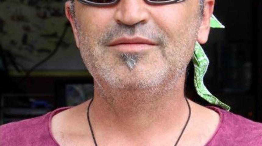 87 Yaşındaki Halime Akcan'ın Yama&ccedil; Paraş&uuml;t&uuml; Keyfi