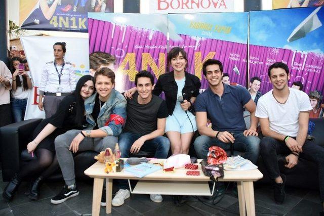 4n1k Filminin İzmir Galasında İzdiham 2