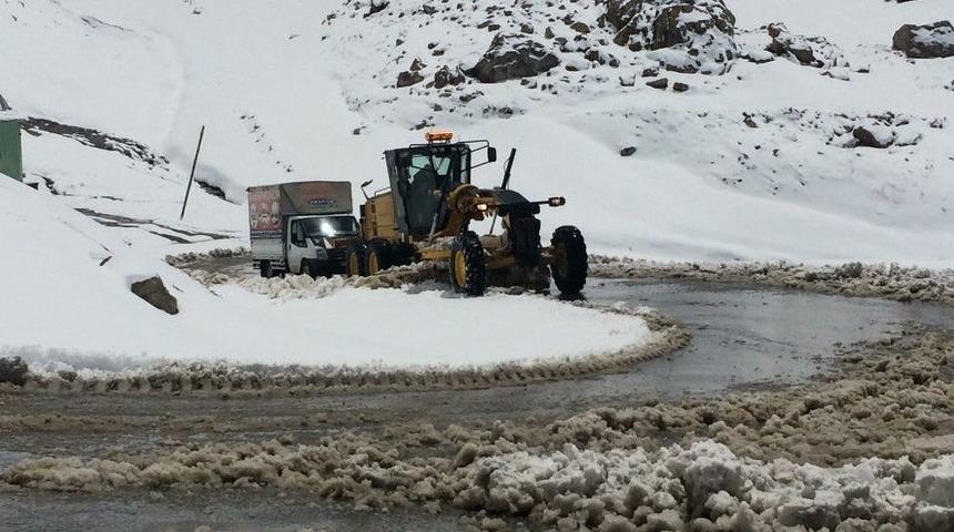 Van&rsquo;da Mayıs Ayında Karla M&uuml;cadele