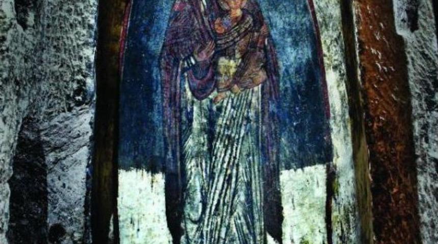 'g&uuml;l&uuml;mseyen Meryem' Freskine Ziyaret&ccedil;i Akını