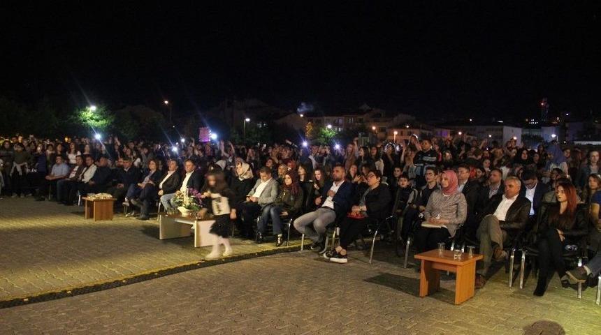 &Ccedil;an Belediyesinden Gen&ccedil;lik Konseri