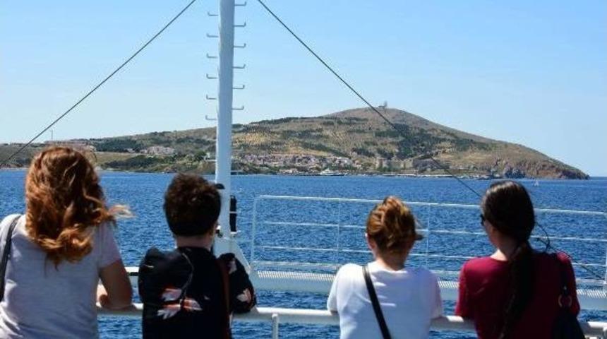 Bozcaada 3 G&uuml;nl&uuml;k Tatilde Dolup Taştı