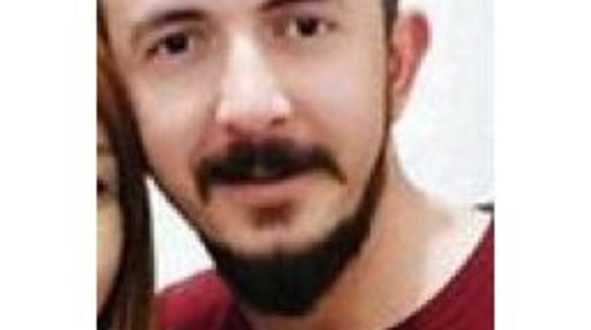 Tatil I&ccedil;in Geldi, Otel Odasında &Ouml;ld&uuml;