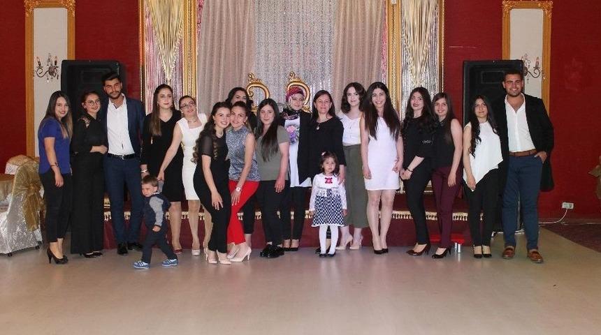 D&uuml;nyam Hastanesi, Hemşireleri İ&ccedil;in Kutlama D&uuml;zenledi