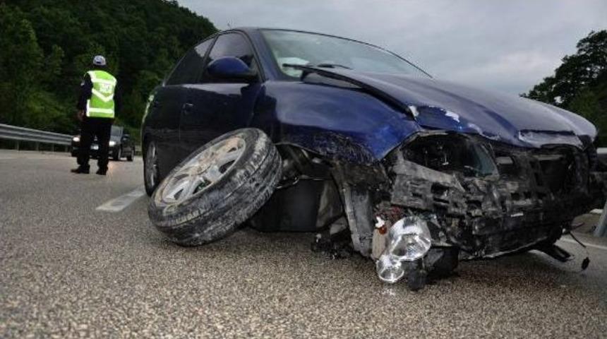 İneg&ouml;l'de Kaza: 5 Yaralı