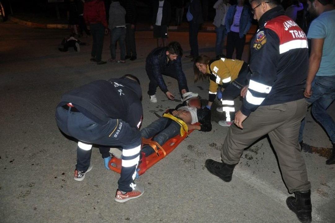 Gen&ccedil;ler &Ouml;l&uuml;mden D&ouml;nd&uuml;: 2&rsquo;si Ağır 3 Yaralı