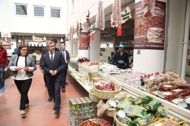 Şahinbey Belediyesi Alıcı İle Satıcıyı Köy Pazarında Buluşturuyor