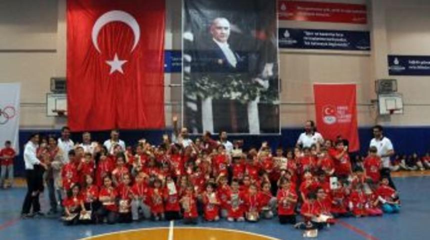 Tmok&rsquo;un &Uuml;cretsiz Spor Okulları Projesi Yıl Sonu Etkinliğinde Spor Ş&ouml;leni Yaşandı