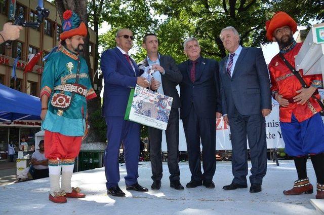 Kardeş Şehir Tutin’den Festivale Destek