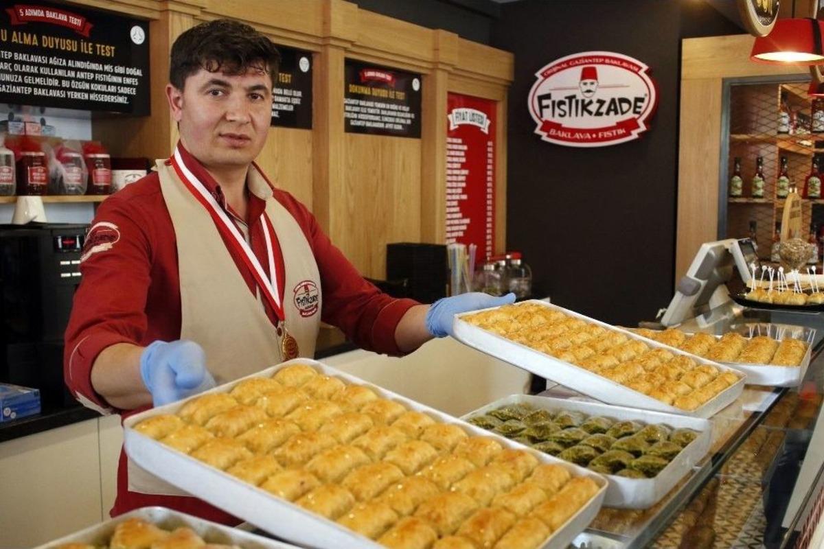 Fıstıkzade&rsquo;nin 15. Şubesi Antalya&rsquo;da A&ccedil;ıldı