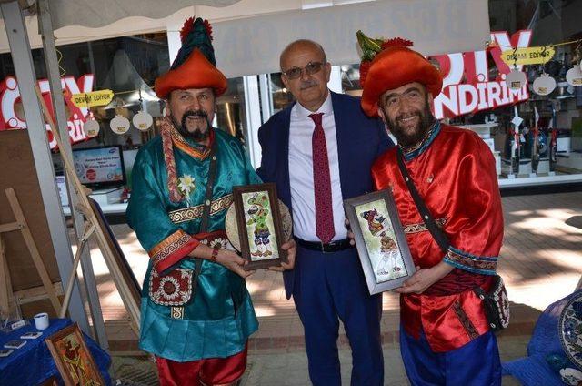 Hacivat Ve Karag&ouml;z İznik&rsquo;te 1