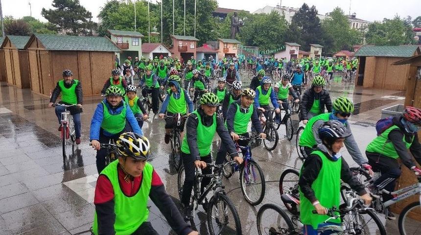 Pedallar Beraberlik İ&ccedil;in &Ccedil;evrildi