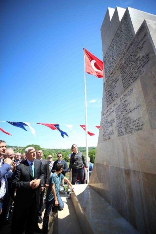 Kandıra Beylerbeyi Şehitliği Dualarla Açıldı