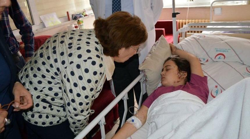 G&ouml;n&uuml;l El&ccedil;ileri Sakartepe Kazazedelerine Her T&uuml;rl&uuml; Desteği Veriyor