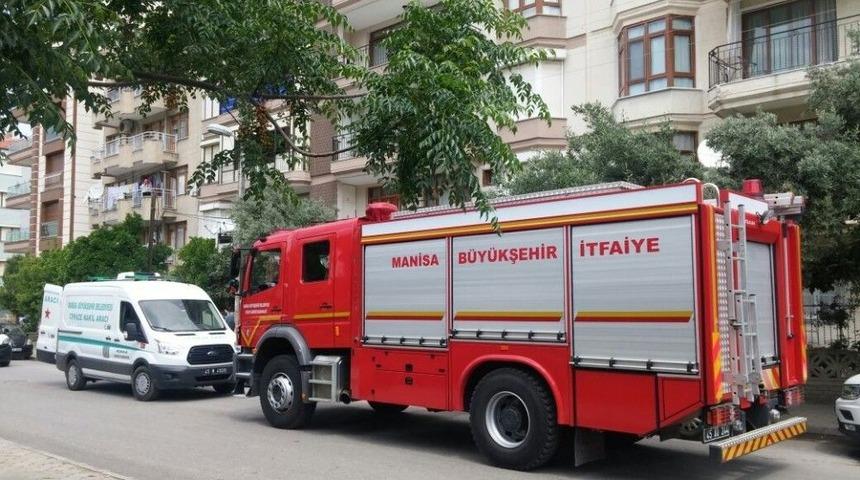 Asans&ouml;r Boşluğuna D&uuml;şen Adam &Ouml;ld&uuml;