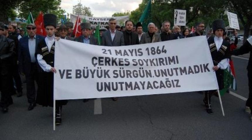 &Ccedil;erkeslerden Anma Y&uuml;r&uuml;y&uuml;ş&uuml;
