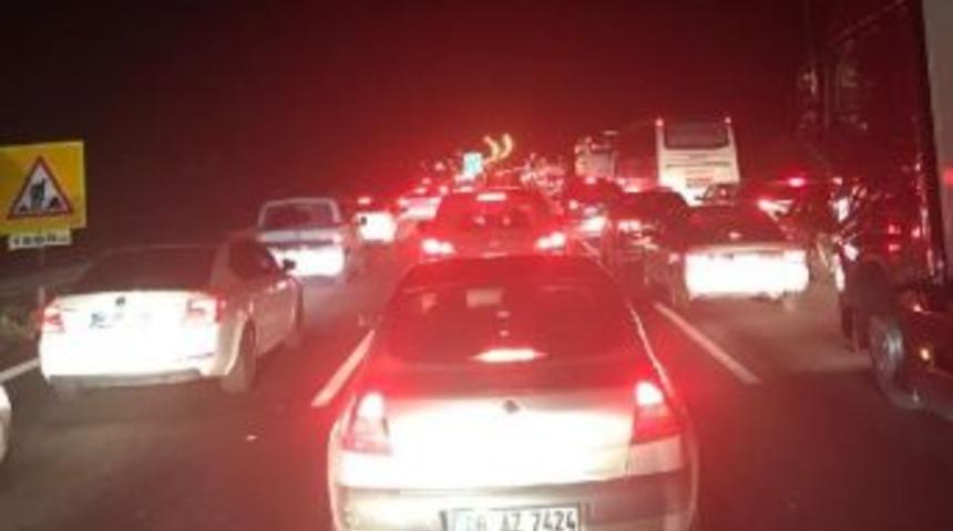 Anadolu Otoyolu'nun Gerede Kavşağında Trafik Yoğunluğu