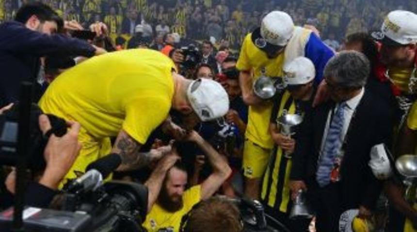 Antic, Datome&rsquo;nin Sa&ccedil;larını Kesti