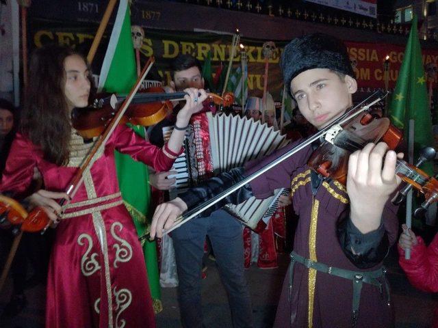 Çerkes Soykırımı Kurbanları Taksim’de Anıldı