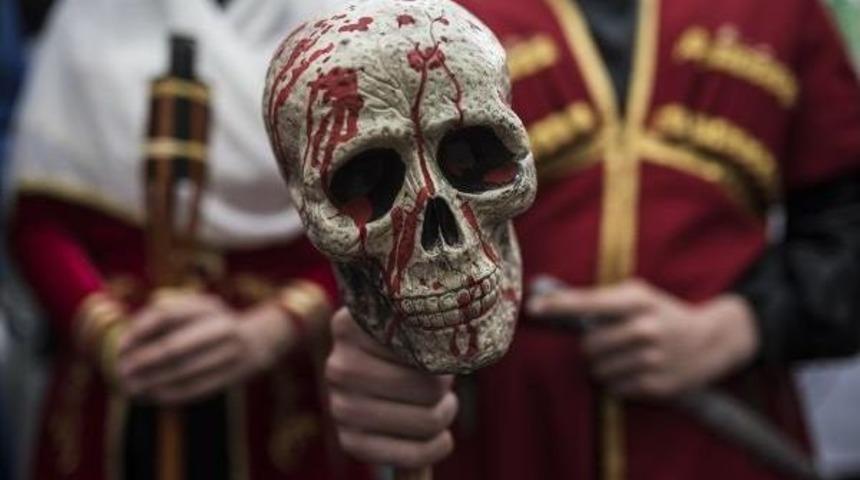 &Ccedil;erkes S&uuml;rg&uuml;n&uuml; 153.c&uuml; Yılında Taksim'de Anıldı