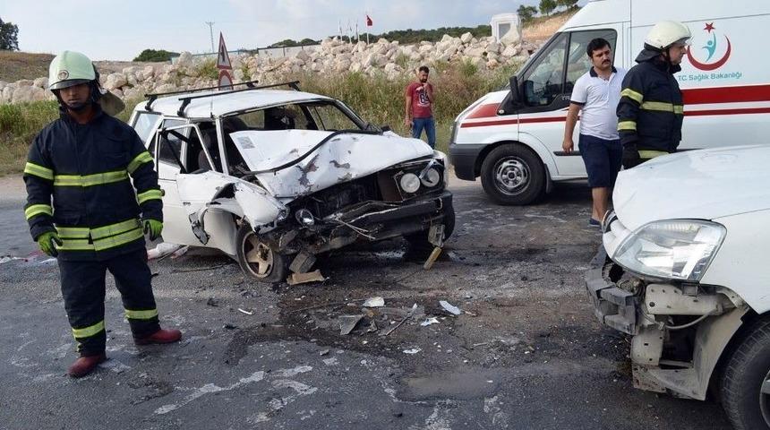 Didim&rsquo;de Ara&ccedil;lar Kafa Kafaya &Ccedil;arpıştı