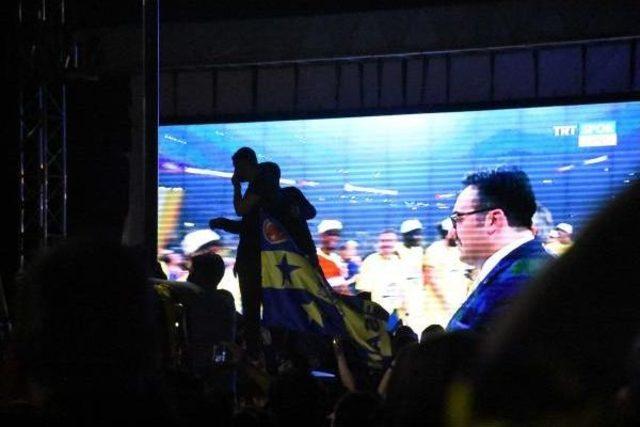 İzmir'de Fenerbahçe'nin Avrupa Şampiyonluğu Kutlandı