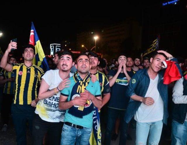 Adana'da Fenerbahçeliler Avrupa Şampiyonluğu'nu Kutladı