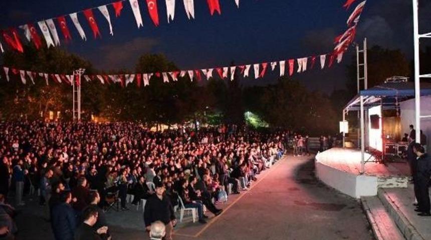 Meydanlarda Şampiyonluk Coşkusu(Geniş)