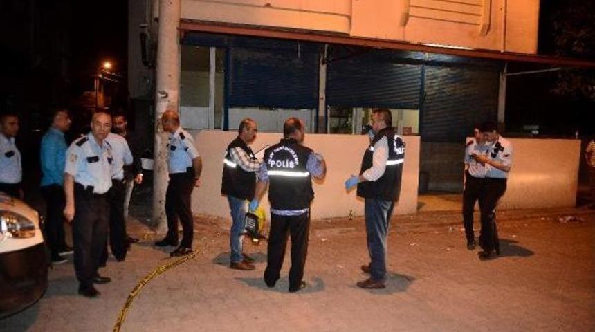 Kahvehane &Ouml;n&uuml;nde Kavga: 4 Yaralı