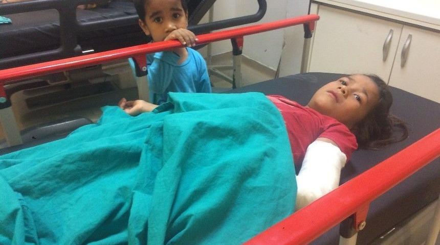 Alkoll&uuml; Koca &Ouml;nce Eşini D&ouml;vd&uuml;, Sonra 8 Yaşındaki Kızını D&ouml;verek Hastanelik Etti